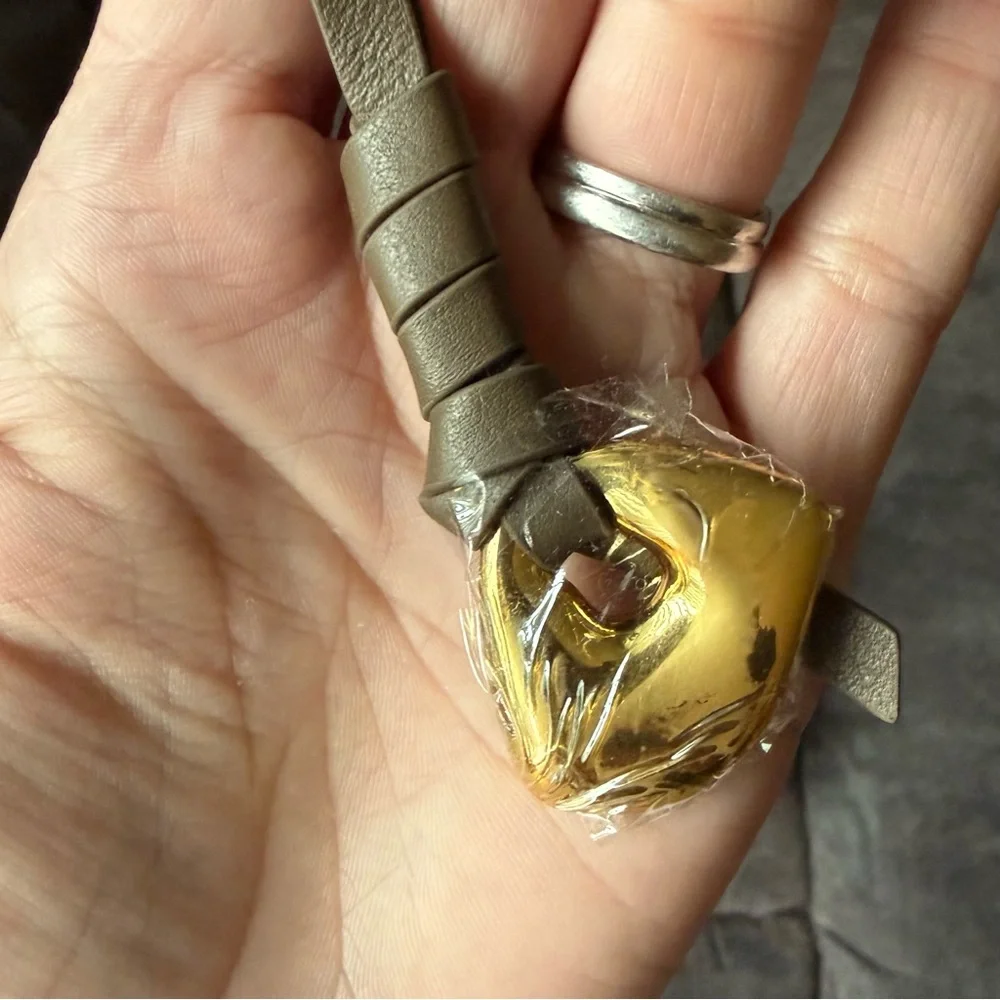 BNWT Songmont Faith Stone Bag Charm in Sandal - Picture 10 of 11